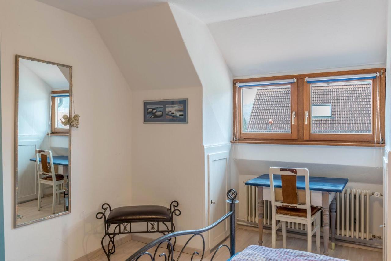 Familienwohnung Haus 18 อูเบอร์ลิงเงน ภายนอก รูปภาพ