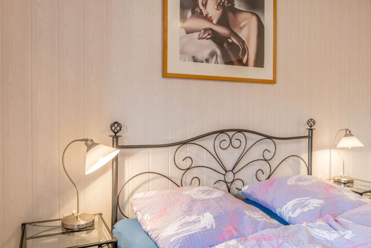Familienwohnung Haus 18 อูเบอร์ลิงเงน ภายนอก รูปภาพ
